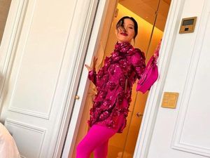 Hwasa MAMAMOO Bebas dari Tudingan Aksi Panggung Tak Senonoh Hwasa MAMAMOO Bebas dari Tudingan Aksi Panggung Tak Senonoh