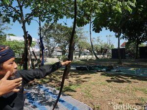 Gladen Alit Jemparingan Kalijagan Meriahkan Rangkaian Penjamasan Pusaka di Demak