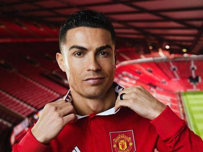 Foto: Cristiano Ronaldo Dalam Balutan Jersey Baru MU