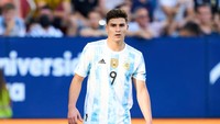 Striker baru Man City, Julian Alvarez juga berasal dari Argentina. Usianya baru 22 tahun. Bisa jadi top skor City selanjutnya? (Getty Images)