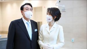 7 Foto Penampilan Cantik Ibu Negara Korea Selatan, Kehadirannya Kontroversial