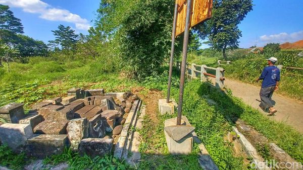 Muncul dari Dasar Citarum, Candi Bojongemas Bandung Tak Terawat