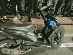 Pemotor Tewas Usai Tabrak Pembatas Jalan-Tiang Listrik di Tanah Abang