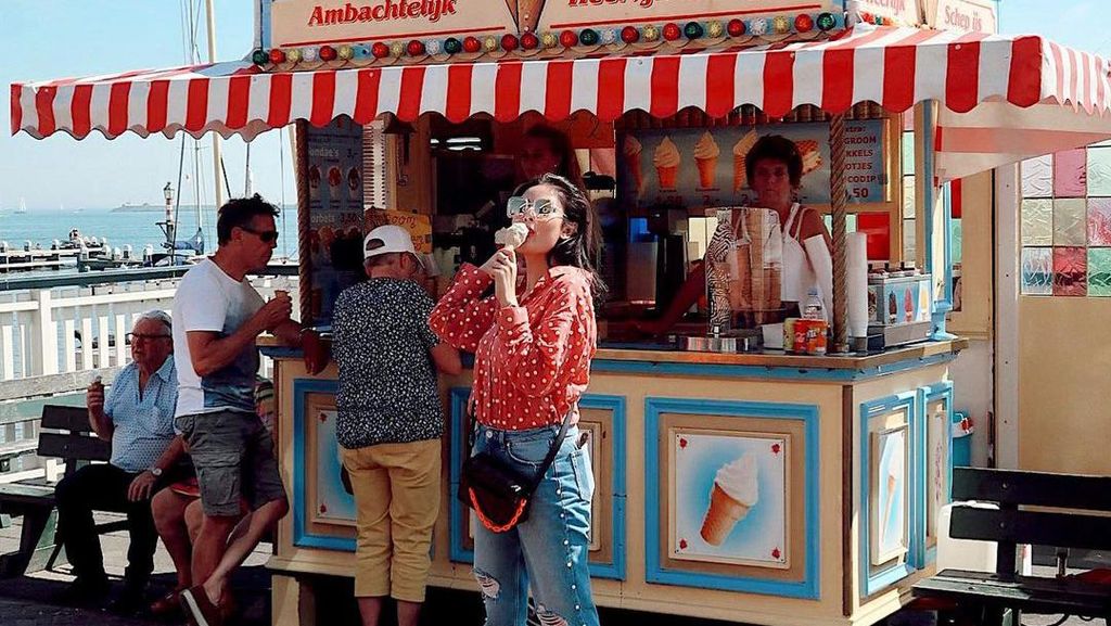 Gaya Kuliner Nindy Ayunda, Makan Es Krim hingga Nongkrong di Restoran Gaya Kuliner Nindy Ayunda, Makan Es Krim hingga Nongkrong di Restoran