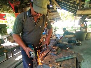 Pande Besi di Baluk Jembrana, Teruskan Pekerjaan Leluhur Pande Besi di Baluk Jembrana, Teruskan Pekerjaan Leluhur