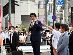 Pembunuhan Shinzo Abe yang Menggemparkan Dunia