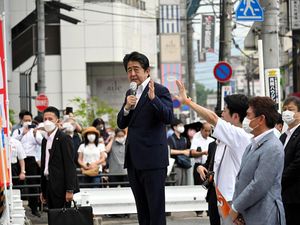 Pembunuhan Shinzo Abe yang Menggemparkan Dunia Pembunuhan Shinzo Abe yang Menggemparkan Dunia
