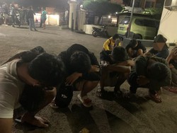 17 Pelaku Tawuran di Bogor Ditangkap, Celurit hingga Pedang Disita