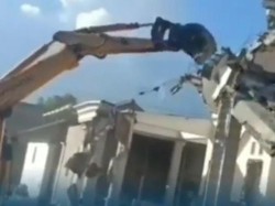 Heboh Rumah Mewah di Pamekasan Dihancurkan Buntut Perceraian