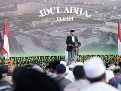 Anies Unggah Foto Beri Sambutan Salat Id Berlatar Sirkuit Formula E