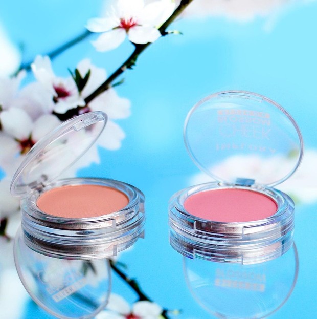 Blush on Implora cocok untuk makeup natural look ala cewek bumi.