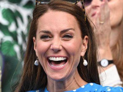 10 Foto Ekspresi Kate Middleton Nonton Pertandingan Tenis, No Jaim-jaim Club