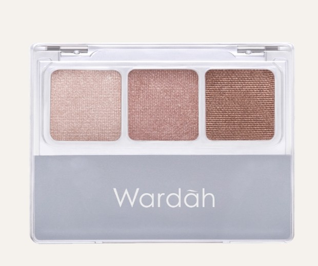 Warna eyeshadow Wardah terdiri dari 3 varian warna earth tone.