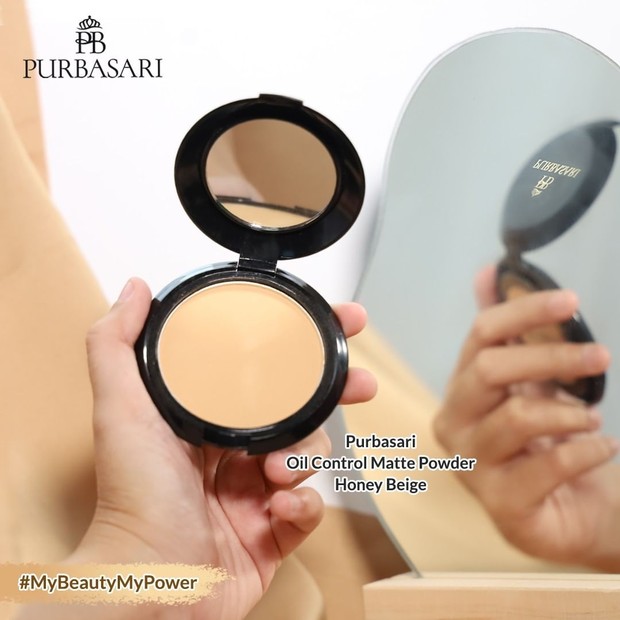 Face powder purbasari mengandung teknologi oil control untuk mengurangi minyak di wajah.