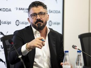 Duh, Gattuso Pimpin Latihan Valencia Sambil Ngevape