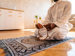 Niat Sholat Idul Adha Sendiri di Rumah Arab, Latin dan Artinya