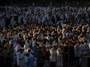 Tata Cara dan Keutamaan Sholat Idul Fitri Tata Cara dan Keutamaan Sholat Idul Fitri