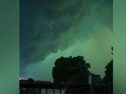 Penjelasan Ilmuwan soal Fenomena Langka Langit AS Berwarna Hijau