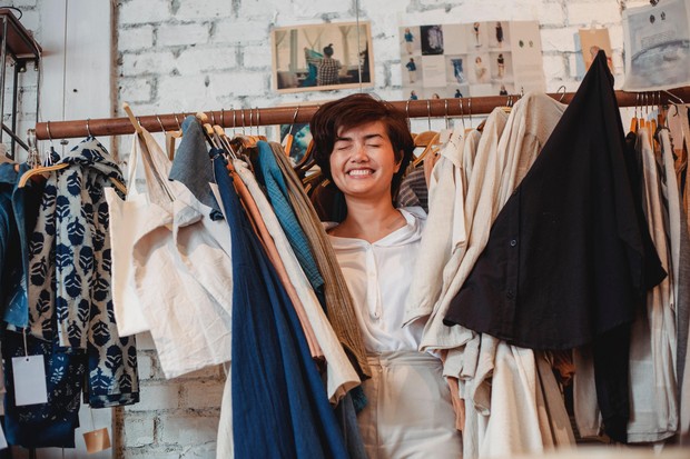 Memanfaatkan Fashion Item di Lemari/Foto: Pexels/sam lion