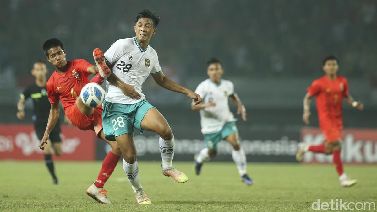 Timnas Indonesia U-19 kurang sip melawan Myanmar di Piala AFF U-19. (Foto: Rifkianto Nugroho)