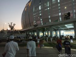 Warga Mulai Padati JIS untuk Salat Idul Adha Pagi Ini