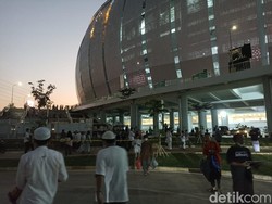 Warga Mulai Padati JIS untuk Salat Idul Adha Pagi Ini