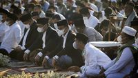 Potret Anies Baswedan Salat Idul Adha di JIS