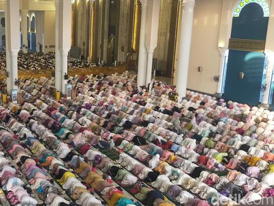 Potret Salat Idul Adha di Masjid Al-Akbar Surabaya