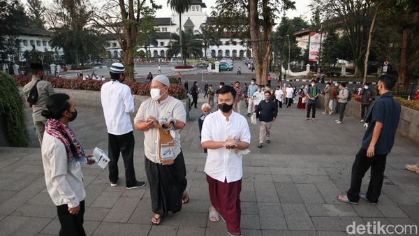 Salat Iduladha 1443 H, Ribuan Jemaah Padati Lapangan Gasibu Bandung