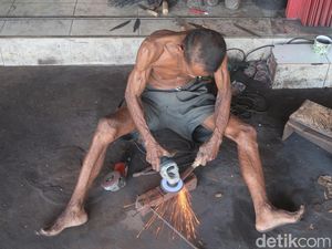 Pande Besi Gilangharjo Bantul Tersohor di Tengah Gamang Mandegnya Regenerasi