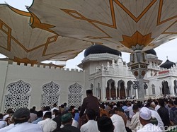 Salat Idul Adha di Masjid Baiturrahman, Jemaah Penuh hingga ke Jalan
