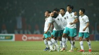Selepas gol Ferrari, Indonesia bisa bangkit dan terus menjauhkan keunggulan dari Myanmar. Di babak pertama, empat gol bisa dicetak tuan rumah, dengan Ferrari menambah satu gol lagi di menit ke-26. (Foto: Rifkianto Nugroho/detikcom)