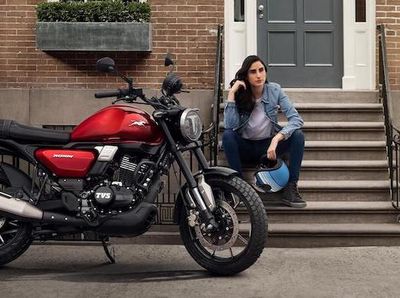 Gagah Banget! Ini Potret Motor Retro-Modern Terbaru TVS Ronin