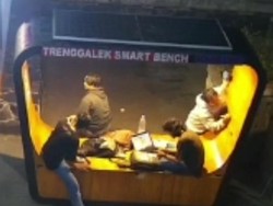 Aksi Vandalisme Sekelompok Pemuda di Trenggalek Terekam CCTV