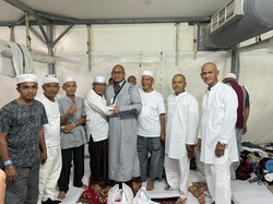 Tepati Janji, Andre Rosiade Kunjungi Jamaah Haji Sumbar di Tenda Mina