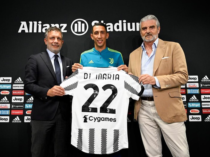 TURIN, ITALY - JULY 11: Angel Di Maria , Federico Cherubini and Maurizio Arrivabene during a Press Conference at Allianz Stadium on July 11, 2022 in Turin, Italy. (Photo by Daniele Badolato - Juventus FC/Juventus FC via Getty Images)