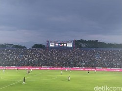 Arema FC Vs PSIS 2-1, Singo Edan Lolos ke Final