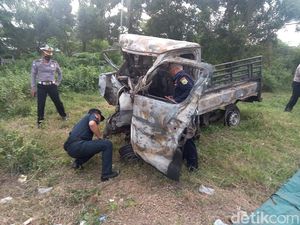 Wujud Mobil Terbakar yang Tewaskan 4 Suporter Timnas di Subang Wujud Mobil Terbakar yang Tewaskan 4 Suporter Timnas di Subang