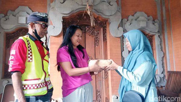 Berbagi Daging Kurban untuk Masyarakat Lintas Agama