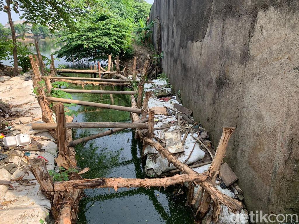 Proyek Got Antibanjir Permukiman Pondok Bambu Duren Sawit Dimulai Lagi