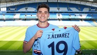 2. Julian Alvarez. Winger ini direkrut Man City dari River Plate di musim panas. Foto: Manchester City FC via Getty Ima/Matt McNulty - Manchester City