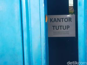 Kantor ACT Jatim di Surabaya Tutup-Banner Dicopot
