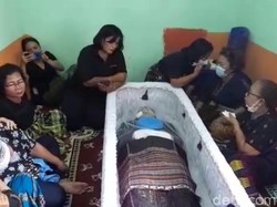 Keluarga Minta Bukti CCTV Brigadir J Lecehkan Istri Kadiv Propam