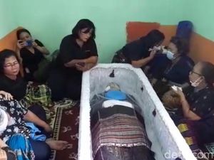 Kejanggalan Keluarga soal Tewasnya Brigadir Yoshua Kejanggalan Keluarga soal Tewasnya Brigadir Yoshua
