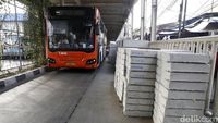 Material Gorong-gorong Persempit Jalan di Tanah Abang