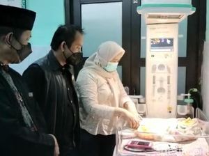 Heboh Bayi Perempuan Terbungkus Kain di Semak-semak