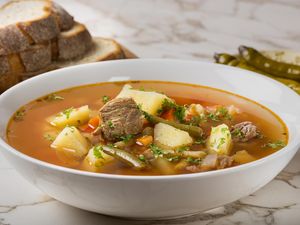 Menu Harian Ramadan 2: Gurihnya Sop Daging dan Nasi Biryani Daging Menu Harian Ramadan 2: Gurihnya Sop Daging dan Nasi Biryani Daging