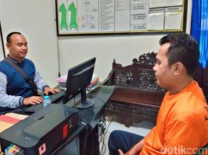 Ngaku Bisa Gandakan Rp 35 Juta Jadi Rp 12 M, Dukun di Banyuwangi Ditangkap Ngaku Bisa Gandakan Rp 35 Juta Jadi Rp 12 M, Dukun di Banyuwangi Ditangkap