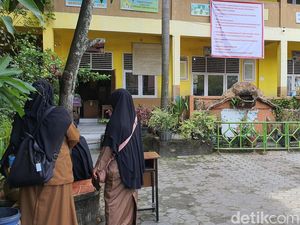 Tolak Aksi Nepotisme, Guru SD di Riau Mogok Mengajar