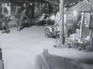 Polisi Buru Kawanan Bermotor Serang Warga di Bandung Polisi Buru Kawanan Bermotor Serang Warga di Bandung